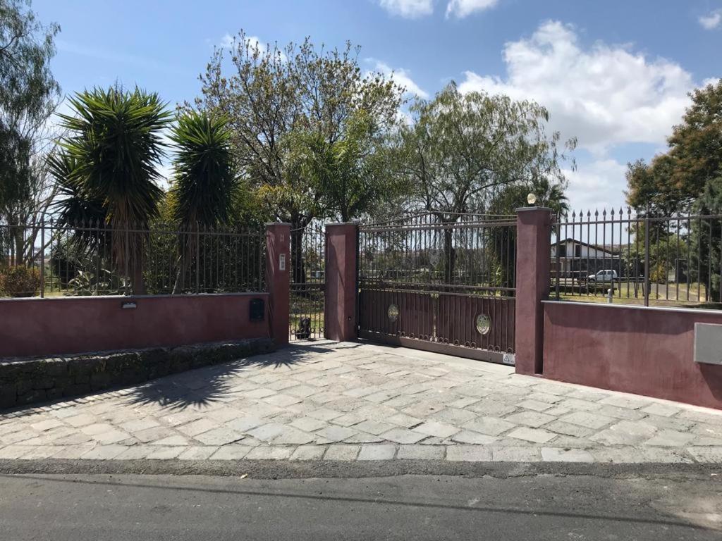 Holiday House Start Point Apartment Aci Bonaccorsi Luaran gambar